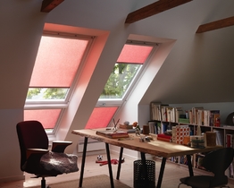Cortinas enrollables VELUX RFL con barras laterales