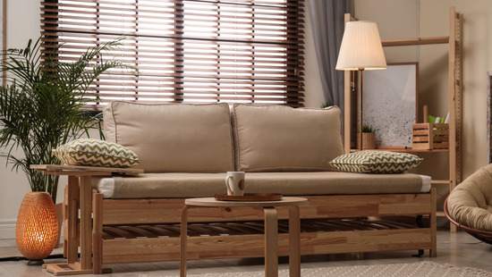 
										Persianas de madera con cintas
																						