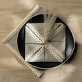 Set of 4 Linen Napkins with Lace